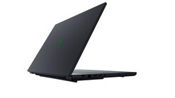 Ângulo traseiro do laptop para jogos Razer Blade 18 (Fonte da imagem: Razer PR)