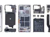 O Xiaomi Mi 11 Ultra tem um sistema de resfriamento em vários estágios e uma enorme câmera primária. (Fonte da imagem: XYZone)