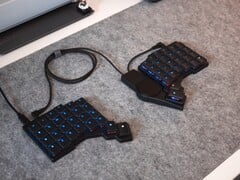 Trackpad ZSA Navigator com teclado Voyager