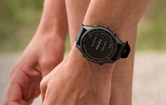 A última atualização da série Fenix 7 parece conter vários bugs graves. (Fonte da imagem: Garmin)