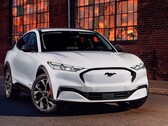 A equipe da Webfleet quebrou o recorde mundial da viagem mais longa feita por um carro elétrico, graças ao Ford Mach-E de alcance estendido. (Fonte da imagem: Ford)