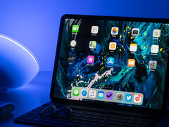Apple vem tentando diminuir a diferença entre o iPadOS e o macOS há anos. (Fonte da imagem: Daniel Korpai - Unsplash)