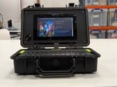 Um cyberdeck completo fabricado pela Raspberry Pi.