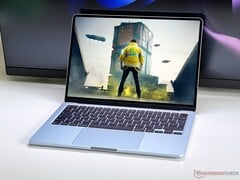 Cyberpunk 2077 será lançado em breve para macOS. (Fonte da imagem: Notebookcheck / CD Projekt Red, editado)