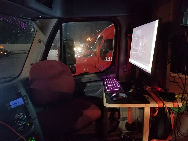 (Fonte da imagem: u/BudgieBeater via r/battlestations)