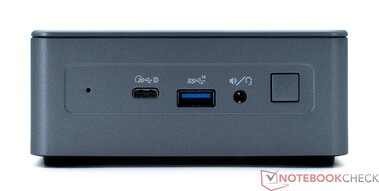 Frontal: USB4, USB 3.2 Gen 2, Ligado
