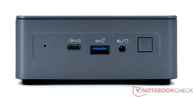 Frontal: USB4, USB 3.2 Gen 2, Ligado