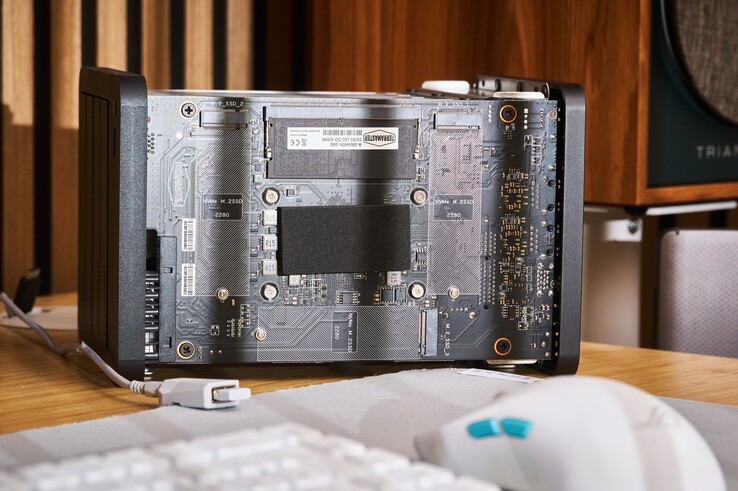 Há três slots M.2-2280 na placa-mãe F4-425 Plus.