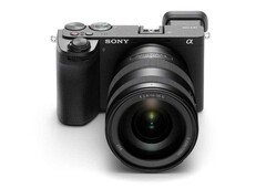 A Sony A6700 é uma câmera empolgante para entusiastas, mas alguns usuários podem não gostar da falta de hardware de carregamento. (Fonte da imagem: Sony)