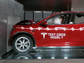 O Tesla Model Y recebe uma classificação de 5 estrelas no teste de segurança contra acidentes. (Fonte da imagem: NHTSA)