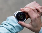 O Forerunner 955 continua a receber atualizações regulares de software, apesar de sua idade e posição na linha da Garmin. (Fonte da imagem: Garmin)