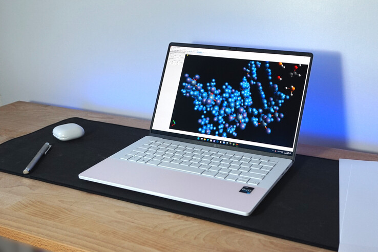 O LG Gram Style 14Z90RS em nosso teste O LG Gram Style 14Z90RS em nosso teste