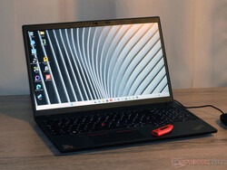 O Lenovo ThinkPad L15 Gen 4 (AMD), fornecido pelo senhor: