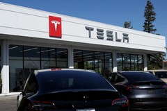 Um centro de serviços da Tesla. A empresa está usando IA para melhorar seu atendimento ao cliente (Fonte da imagem: Justin Sullivan/Getty Images)