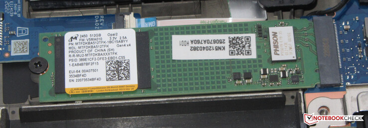 Um SSD PCIe Gen4 serve como a unidade do sistema.
