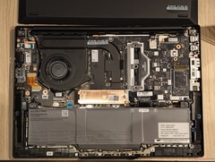 O primeiro laptop comercial de grande porte com LPCAMM2: o Lenovo ThinkPad T14 Gen 7.