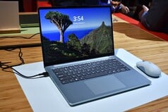 Lenovo IdeaPad Vibe 14 na cor Chill Blue.