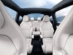 Interior do Tesla Model Y L de seis assentos