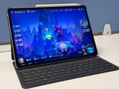 O novo GT Pad 2 Pro supostamente terá o Snapdragon 8 Gen 3. Na foto: o tablet para jogos que vazou. (Fonte da imagem: Weibo)