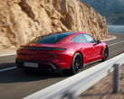 O elegante Porsche Taycan poderá em breve obter um novo modelo top que carrega o moniker "Turbo GT" em seu nome (Imagem: Porsche)