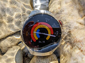 O Huawei Watch 4 Pro foi lançado no início deste ano com o HarmonyOS 3. (Fonte da imagem: Notebookcheck)
