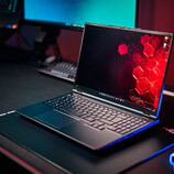 Laptop AMD Ryzen 9 9955HX3D e RTX 5090 para desempenho máximo em jogos - Análise do XMG Neo 16 A25