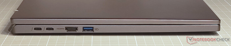 2 x USB-C com Thunderbolt 4, PowerDelivery e Displayport; HDMI; USB 3.2