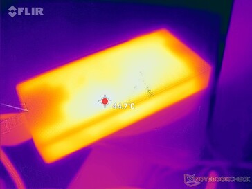 O adaptador AC pode alcançar mais de 45 C quando se joga por mais de uma hora