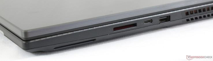 Right: SD reader, USB Type-C Gen. 2, USB 3.1 Type-A Gen. 2, Kensington Lock