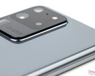 Assim como o Galaxy S20 Ultra (foto aqui), a Samsung também pode utilizar uma câmera no Galaxy S26 Ultra, de acordo com um relatório. (Fonte da imagem: Notebookcheck)