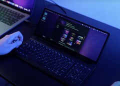 O KeyGo combina um teclado completo com uma tela sensível ao toque de 12,8 polegadas por apenas US$ 249. (Fonte da imagem: Kickstarter)  