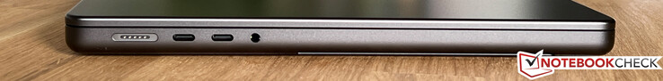 Lado esquerdo: MagSafe, 2x USB-C 4.0 com Thunderbolt 4 (40 Gbps, modo DisplayPort-ALT 1.4, Power Delivery), estéreo de 3,5 mm