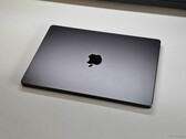 O MacBook Pro M5 já foi lançado há alguns meses, e as variantes M5 Pro e M5 Max devem chegar em breve.