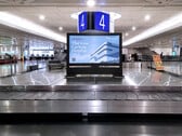 papel eletrônico de 75 polegadas no aeroporto.