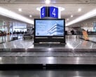papel eletrônico de 75 polegadas no aeroporto.