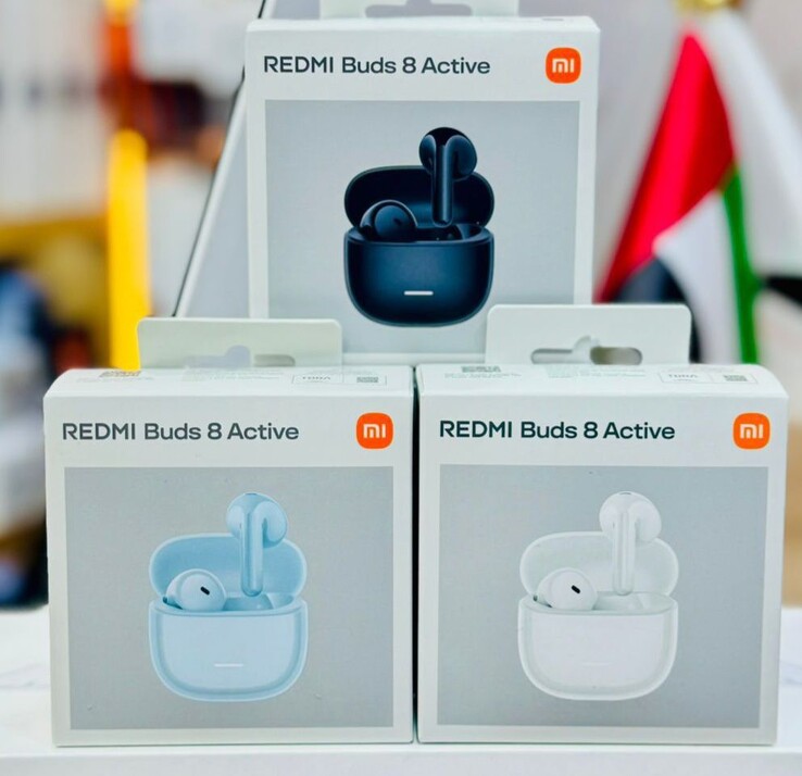 Caixas mostrando as opções de cores do Buds 8 Active