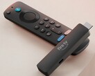 O Fire TV Stick HD (2ª geração) é o dispositivo de streaming Fire TV mais fino.
