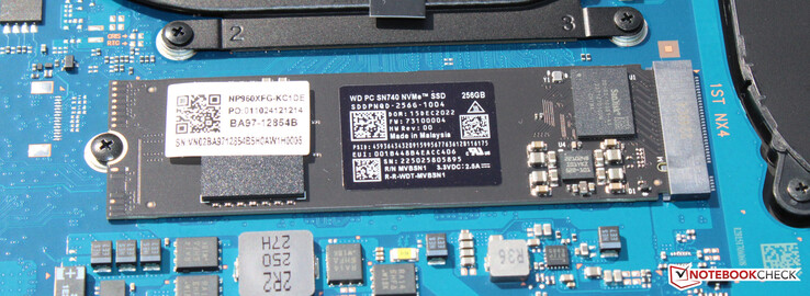 Um SSD PCIe 4 funciona como a unidade do sistema.