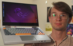 O senhor cria um laptop DIY com teclado mecânico porque o teclado original falhou duas vezes (Fonte da imagem: Marcin Plaza)