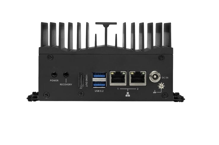 O mini PC industrial apresenta uma ampla variedade de opções de E/S, incluindo duas portas Gigabit Ethernet.