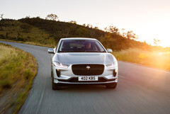 A Jaguar lançará o SUV I-Pace BEV antes de mudar para uma linha totalmente elétrica em 2025. (Fonte da imagem: Jaguar)