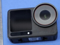 Um protótipo do DJI Osmo Action 6 visto de frente. (Fonte da imagem: FCC)