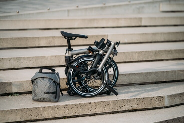 A Brompton Electric T Line possui um motor de cubo traseiro de 250 W feito sob medida (Fonte da imagem: Brompton)