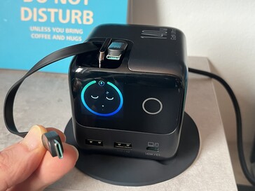 2x USB Type-C (100W cada)