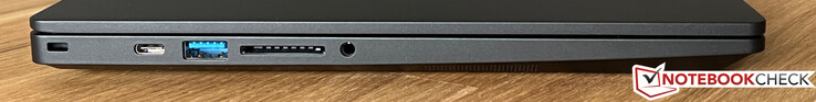 Esquerda: trava Kensington, USB-C 3.2 Gen 2 (10 GBit/s, Power Delivery, modo DisplayPort ALT 1.4), USB-A 3.2 Gen 1 (5 GBit/s), leitor de cartão, áudio de 3,5 mm