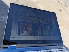 Ao ar livre sob luz solar direta