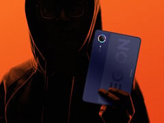 O Legion Y700 Infinite será lançado em 25 de agosto de 2026, na China. Na foto: uma imagem promocional mostrando a parte traseira do tablet.