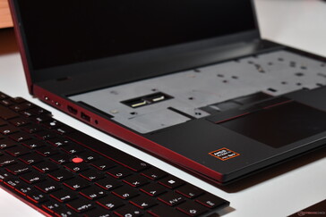 Lenovo ThinkPad P16s Gen 4 AMD com o teclado removido