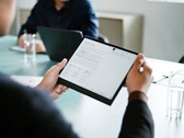 O Papel MatePad executa o HarmonyOS 2 e oferece até 28 dias de vida útil da bateria. (Fonte da imagem: Huawei)