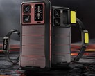 O Oukitel WP300 tem um ponto forte: seu design semimodular. O aparelho inclui uma luz brilhante e uma tela secundária. (Fonte da imagem: Oukitel)